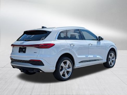 Certified 2025 Audi Q5 Premium w/ Premium Plus AWD/4WD image 7