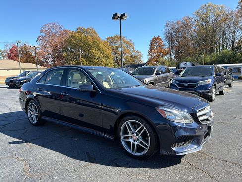 Used 2014 Mercedes-Benz E 350 4MATIC Sedan image 7