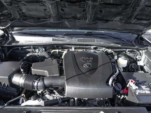 Used 2023 Toyota Tacoma Limited image 11