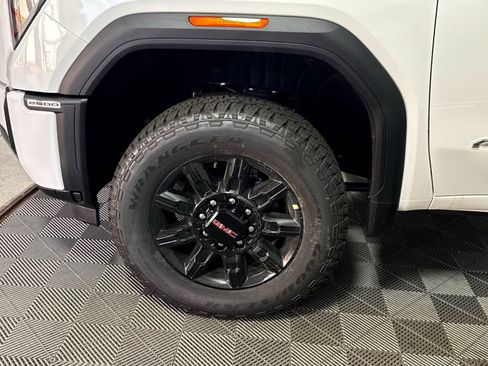 New 2026 GMC Sierra 2500 AT4 w/ Technology Package AWD/4WD image 12