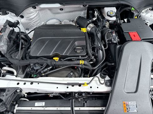 Used 2025 Buick Envista Sport Touring FWD image 17