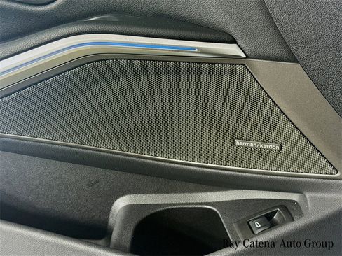 Used 2025 BMW 330i xDrive Sedan w/ Premium Package image 19