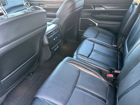 Used 2024 Jeep Wagoneer Series II w/ Flexible Seating Group AWD/4WD image 14