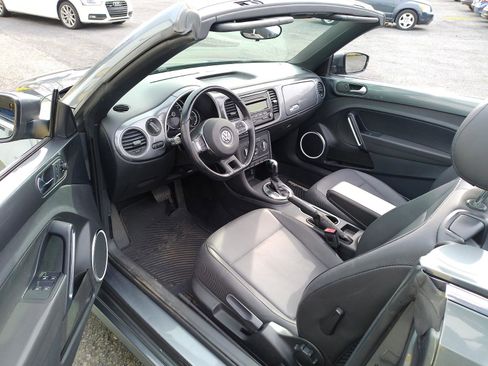 Used 2014 Volkswagen Beetle 2.5 FWD image 36