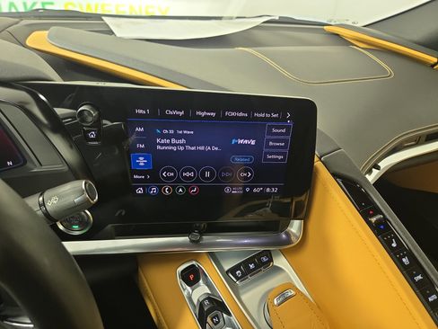 Used 2021 Chevrolet Corvette Stingray Preferred Cpe w/ Engine Appearance Package image 18