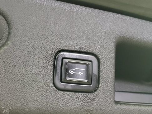 Used 2022 Chevrolet Equinox LT FWD image 28