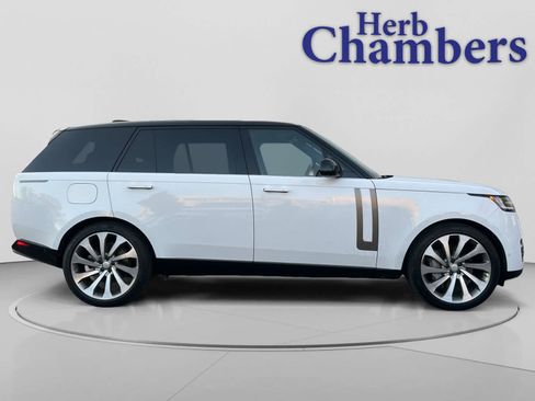 Certified 2025 Land Rover Range Rover Long Wheelbase SE image 9