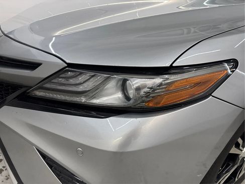 Used 2018 Toyota Camry XSE FWD image 32