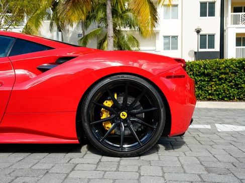 Used 2018 Ferrari 488 GTB image 16