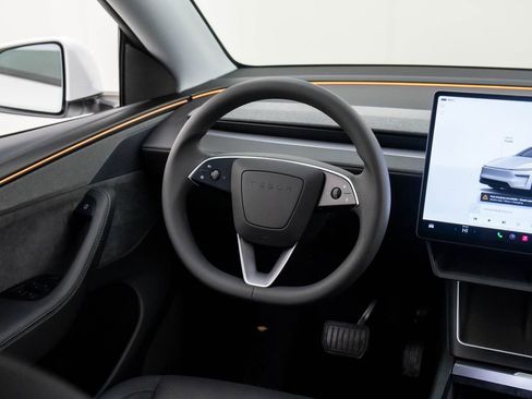 Used 2026 Tesla Model Y Long Range image 11