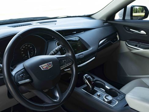 Used 2023 Cadillac XT4 Luxury FWD image 16