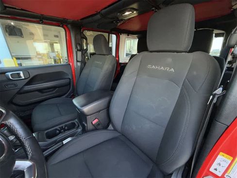 Used 2018 Jeep Wrangler Unlimited Sahara image 10