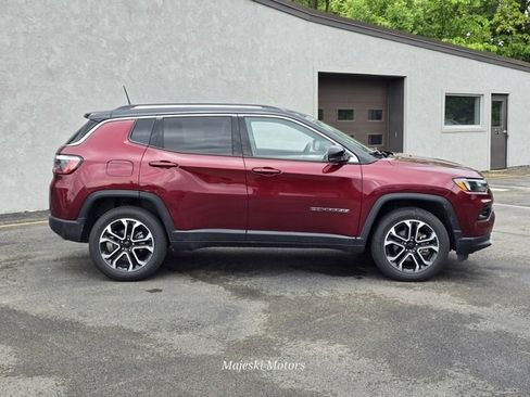 Used 2022 Jeep Compass Limited image 8