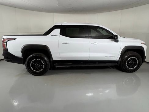 New 2026 Chevrolet Silverado EV Trail Boss image 11