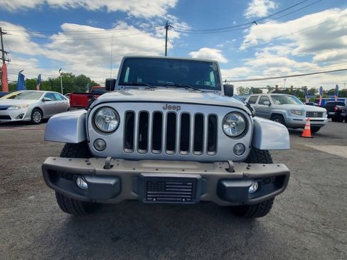 Used 2016 Jeep Wrangler Unlimited Sahara AWD/4WD image 14