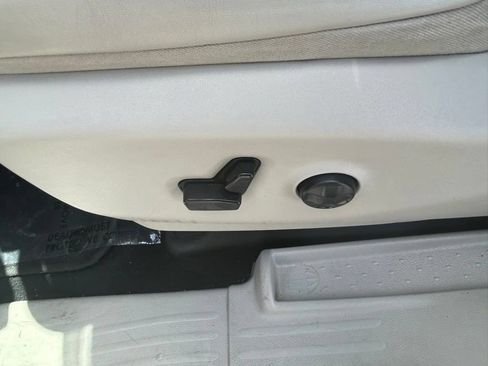 Used 2021 Chrysler Pacifica Limited AWD/4WD image 17