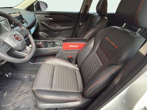 Used 2025 Nissan Rogue SV AWD/4WD image 12