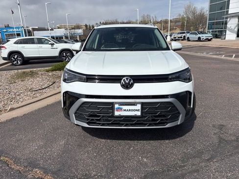 New 2026 Volkswagen Taos SE AWD/4WD image 2