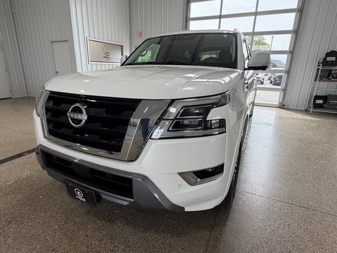 Used 2024 Nissan Armada SL w/ Captain's Chairs Package AWD/4WD image 7