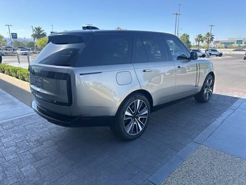 Used 2026 Land Rover Range Rover SE AWD/4WD image 5