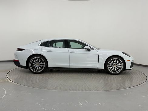 Certified 2024 Porsche Panamera image 8
