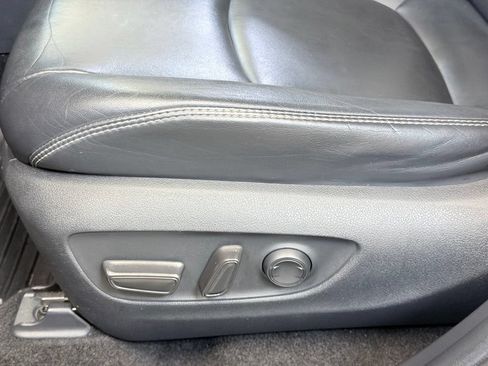 Used 2019 Toyota RAV4 XLE Premium FWD image 12