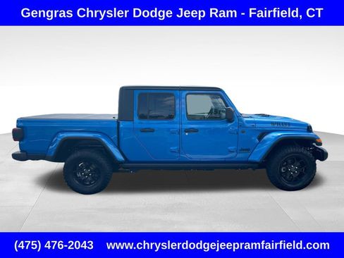 Certified 2025 Jeep Gladiator Sport AWD/4WD image 8