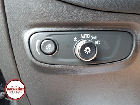 Used 2024 Chevrolet Equinox LS w/ Driver Confidence II Package FWD image 17