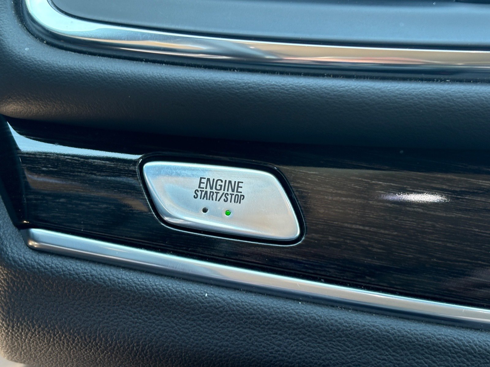 Used 2021 Buick Enclave Avenir AWD/4WD image 30