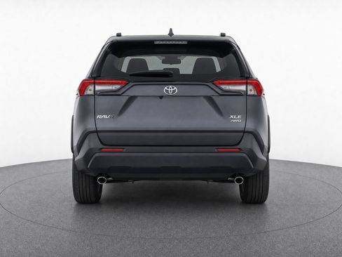 Used 2021 Toyota RAV4 XLE AWD/4WD image 10