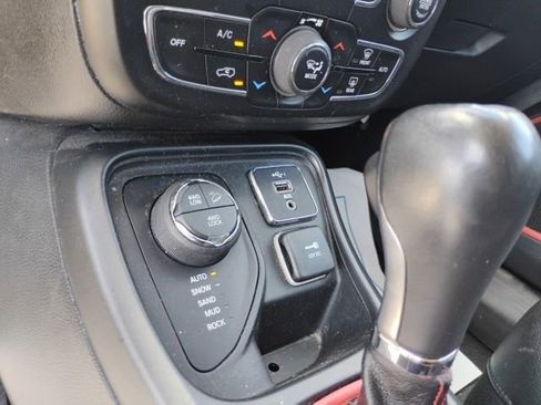 Used 2021 Jeep Compass Trailhawk AWD/4WD image 18