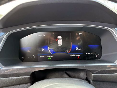 Used 2024 Volkswagen Tiguan SE w/ Panoramic Sunroof Package image 15