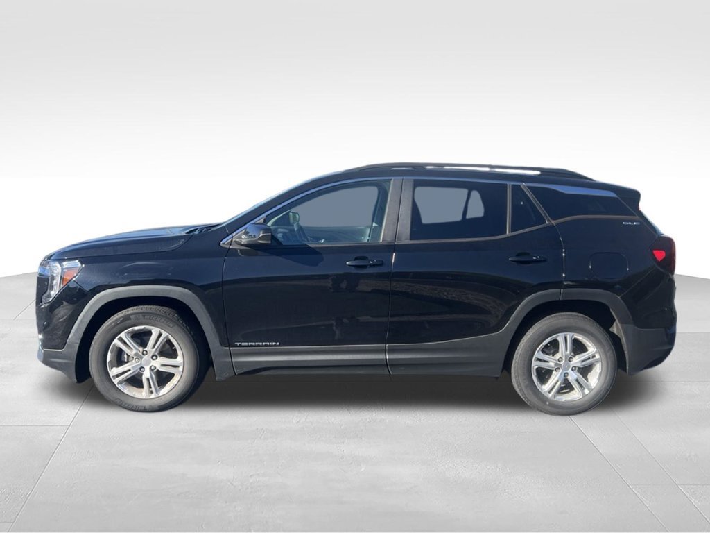Used 2022 GMC Terrain SLE w/ Driver Convenience Package FWD image 3