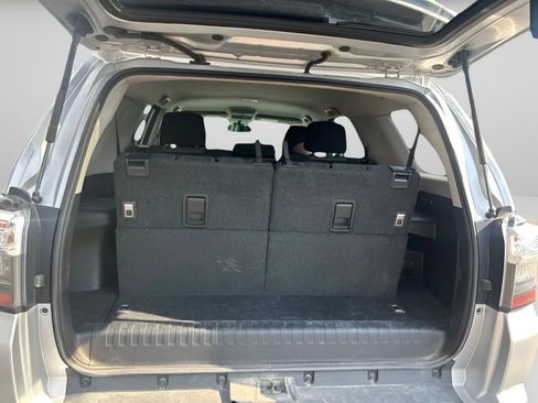 Used 2019 Toyota 4Runner SR5 AWD/4WD image 8
