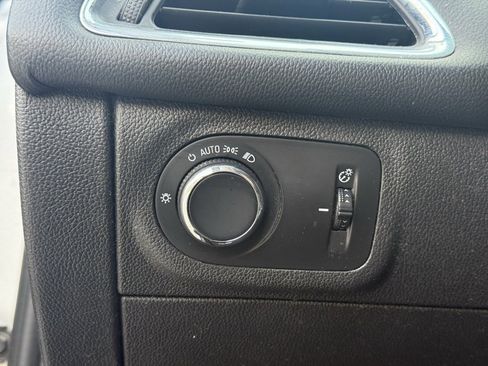 Used 2017 Chevrolet Cruze Premier image 17