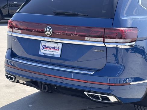 Used 2025 Volkswagen Atlas SEL Premium R-Line AWD/4WD image 6