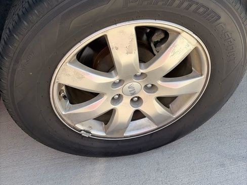 Used 2012 Kia Sorento LX w/ Convenience Pkg FWD image 8