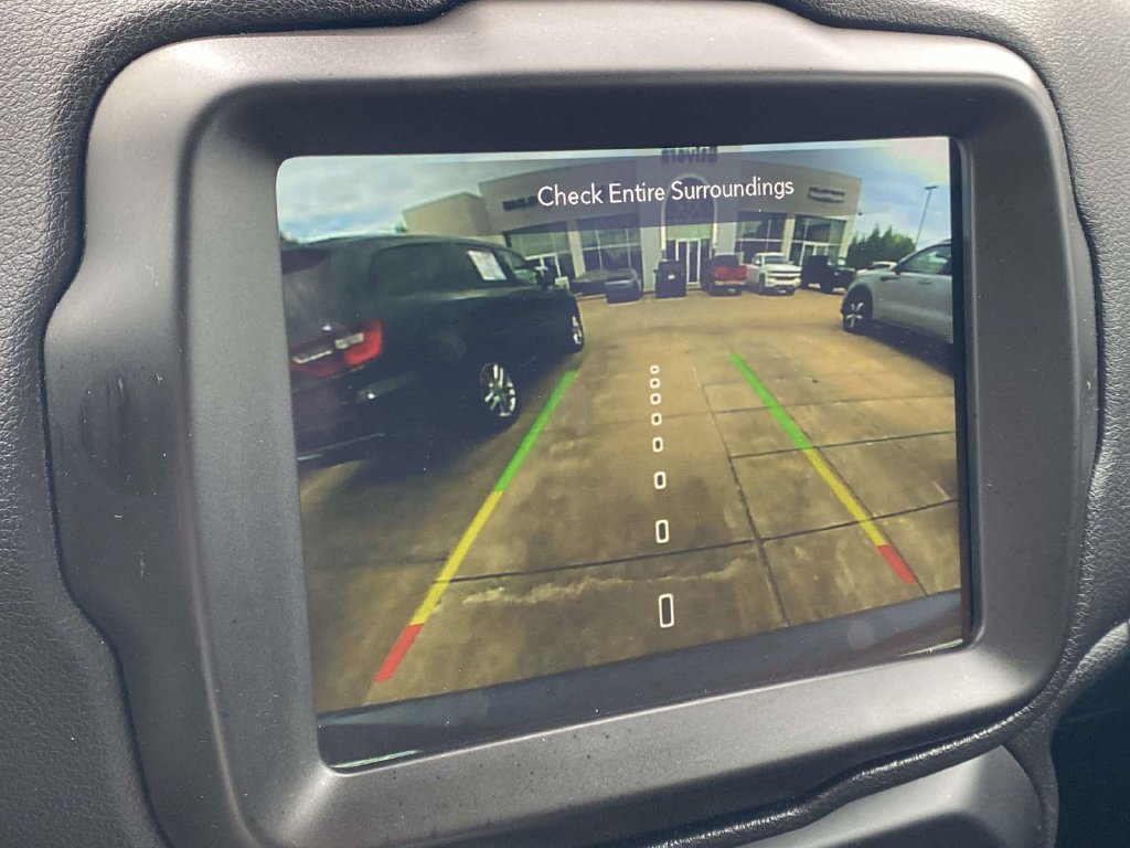 Certified 2022 Jeep Renegade Latitude w/ Convenience Group AWD/4WD image 26