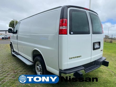 Used 2025 GMC Savana 2500 w/ Driver Convenience Package RWD image 5