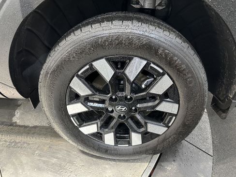 Certified 2025 Hyundai Santa Cruz SEL image 9