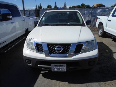 Used 2019 Nissan Frontier S RWD image 2