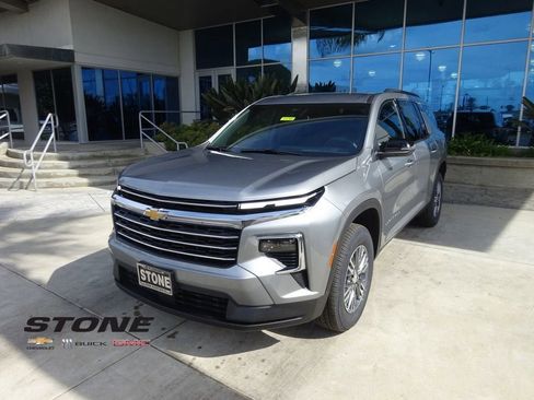 New 2026 Chevrolet Traverse LT image 3