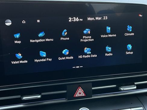 Used 2025 Hyundai Elantra SEL image 32