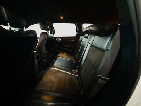 Used 2019 Jeep Grand Cherokee Altitude image 24