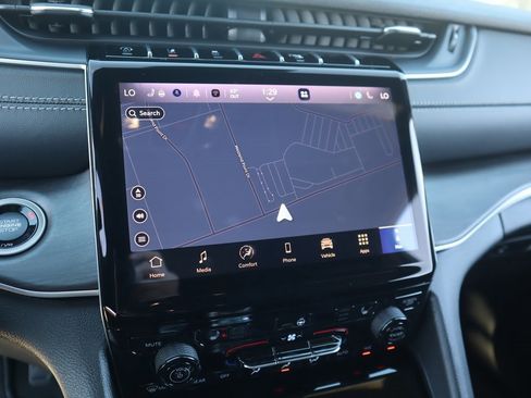 New 2025 Jeep Grand Cherokee Limited image 7