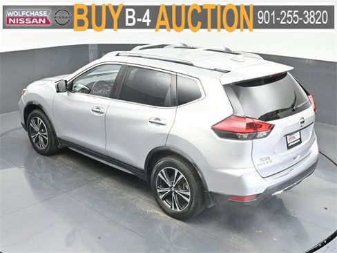 Used 2020 Nissan Rogue SV w/ Premium Package image 32