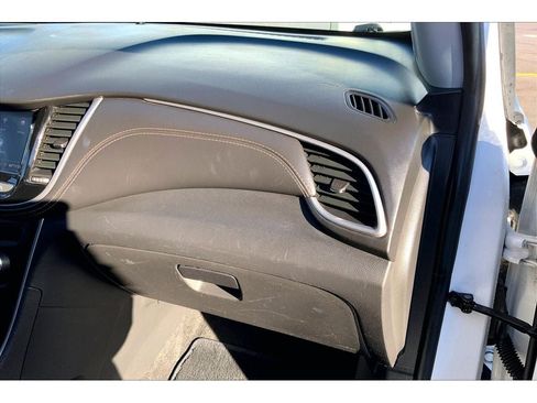 Used 2021 Chevrolet Trax LT image 18