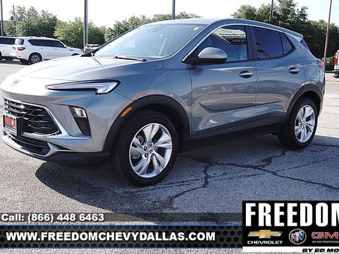 Certified 2025 Buick Encore GX Preferred FWD image 3