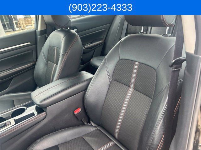 Used 2024 Nissan Altima 2.5 SR FWD image 30