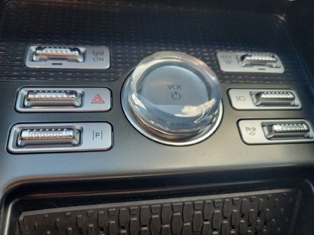 Certified 2024 Lincoln Nautilus Premier w/ Jet Appearance Package AWD/4WD image 30